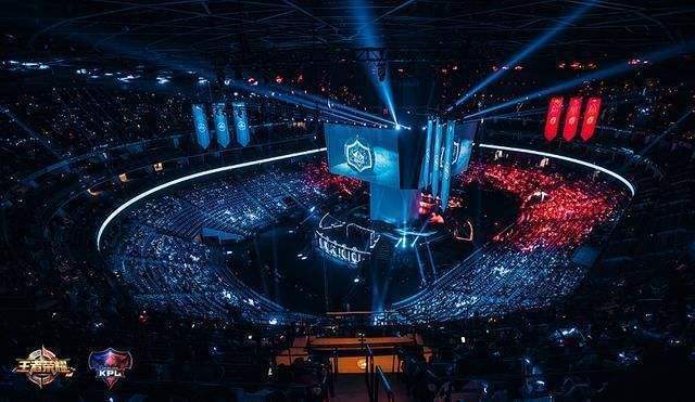 前备受关注 前备受关注